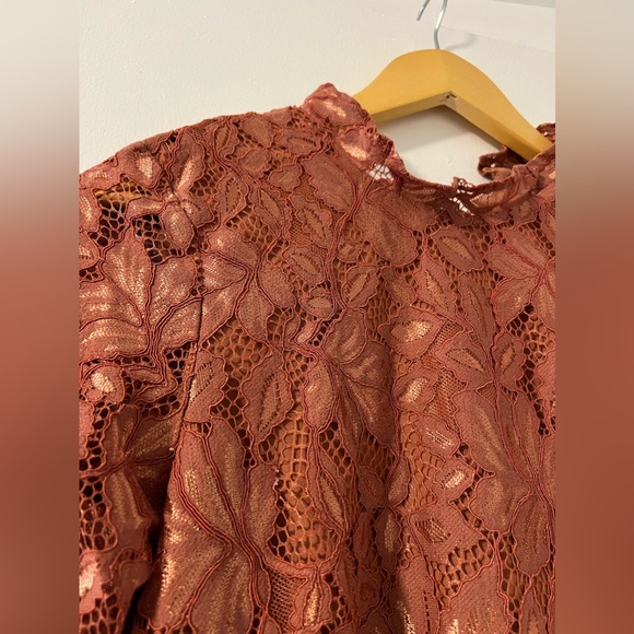 Classy Top - Picture 2 of 3